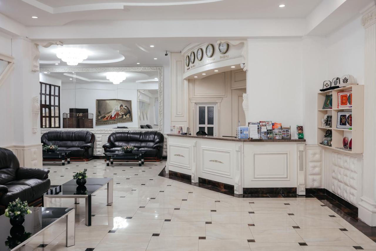Grand Hotel Бишкек Экстерьер фото