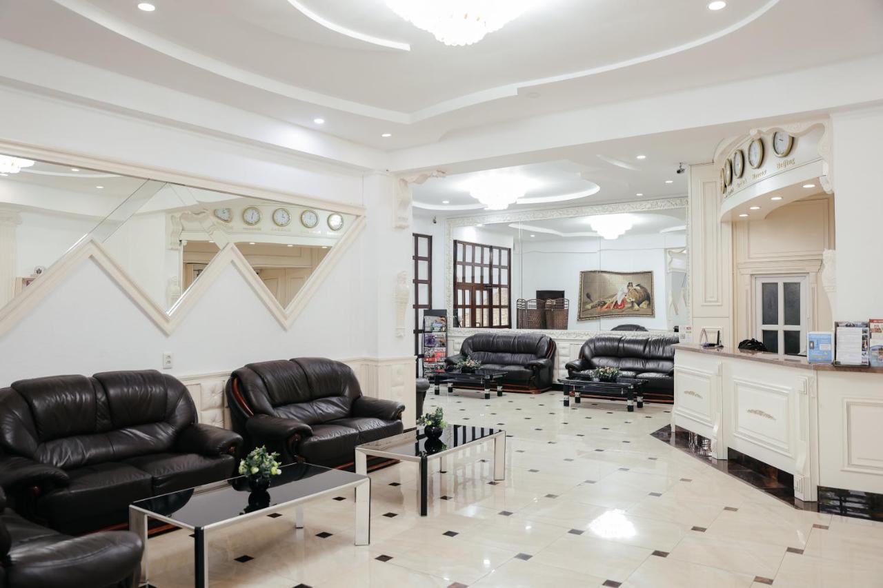 Grand Hotel Бишкек Экстерьер фото