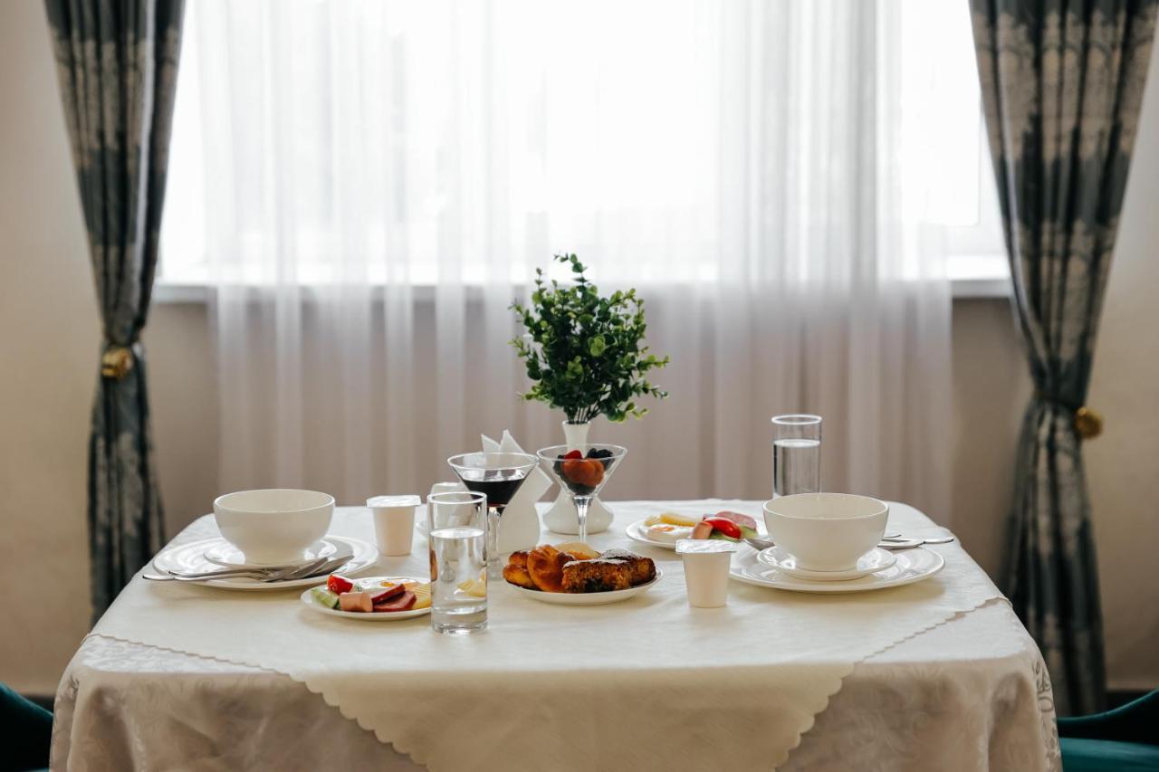 Grand Hotel Бишкек Экстерьер фото