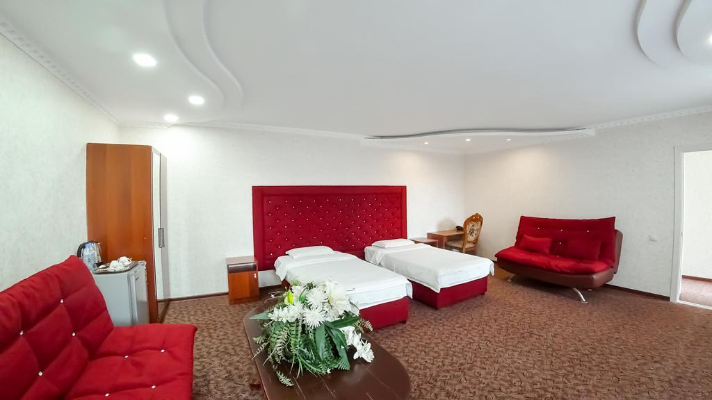 Grand Hotel Бишкек Экстерьер фото